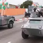 cote-d-ivoire-pourquoi-de-nombreuses-colonnes-de-vehicules-blindes-de-l-armee-ont-traverse-abidjan-ce-mercredi