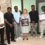 musique-dominique-ouattara-apporte-ses-encouragements-a-la-team-paiya