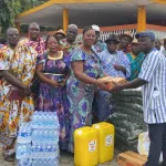 solidarite-l-union-des-tchamans-de-la-diaspora-apporte-son-soutien-aux-sinistres-d-adjame-village