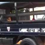 abidjan-3-individus-interpelles-pour-avoir-imite-des-apprentis-gbaka-sur-un-vehicule-de-police