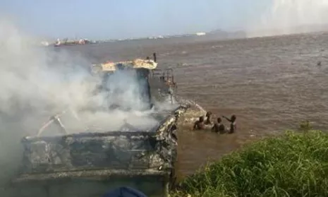 bateau bus sotra en feu 4