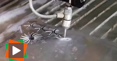 decouper-du-metal-avec-de-l-eau-sous-pression