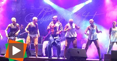 abidjan-by-night-festival-koffi-olominde-arrete-tout-en-plein-concert