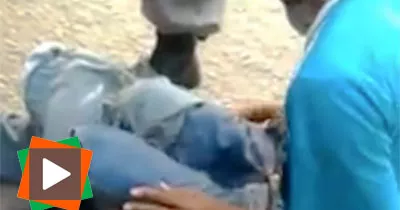 un-faux-handicape-mendiant-demasque