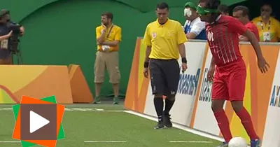 qui-a-dit-qu-il-fallait-voir-pour-marquer-un-but