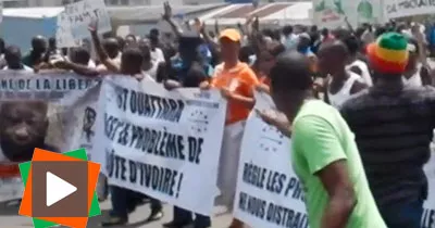 ambiance-lors-de-la-marche-du-front-du-refus-contre-la-nouvelle-consititution-a-treichville