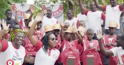 solibra-distribution-de-sacs-scolaires-a-zoubrou-rubino