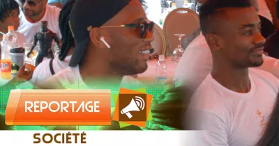 reportage-arbre-de-noe-l-kalou-et-drogba-felicitent-solibra