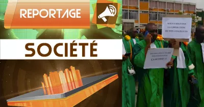 reportage-crise-a-l-universite-des-enseignants-en-toge-prennent-la-rue