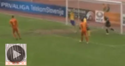 quand-un-gardien-se-troue-completement-3-fois-dans-un-match