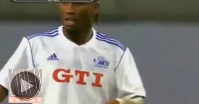didier-drogba-se-regale-et-fusille-un-gardien-pendant-le-jubile-de-michael-ballack