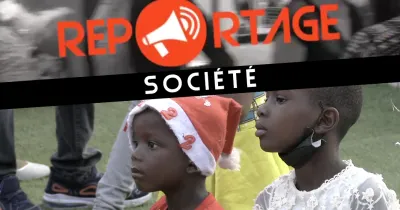 celebration-de-la-noel-les-enfants-heureux-de-recevoir-des-cadeaux