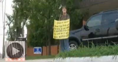 condamne-a-dire-qu-il-n-est-qu-un-idiot