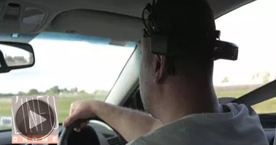 une-voiture-qui-decelere-quand-le-conducteur-est-distrait