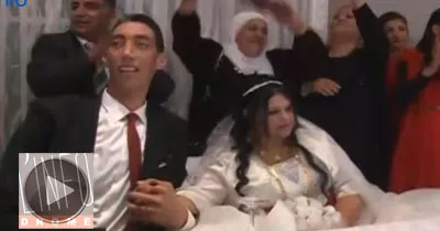 l-homme-le-plus-grand-du-monde-s-est-marie