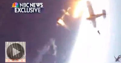 des-parachutistes-survivent-a-une-collision-entre-deux-avions