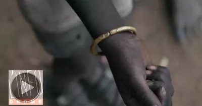 au-soudan-du-sud-des-artisans-transforment-les-obus-en-bijoux