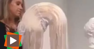 une-sculpture-en-papier-relie-impressionnant