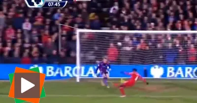 kolo-toure-marque-encore-contre-son-camp-a-l-occasion-du-match-liverpool-fulham