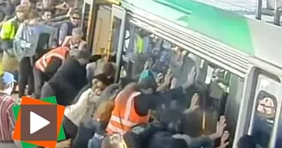 ils-soulevent-le-metro-pour-sauver-la-jambe-d-un-passager