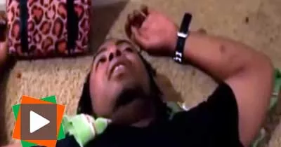 un-homme-ivre-vs-une-poignee-de-porte