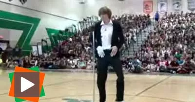 un-lyceen-fan-de-michael-jackson-fait-le-show