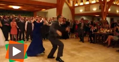 une-mere-et-son-fils-se-lachent-sur-la-piste-de-danse