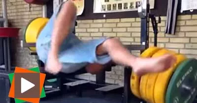 il-frole-la-mort-lors-d-une-seance-de-muscu