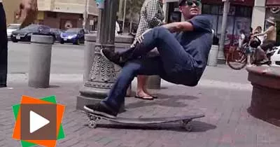 ce-magicien-defie-les-lois-de-la-gravite-sur-son-skateboard