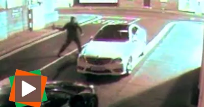 il-tente-de-voler-une-voiture-mais-se-retrouve-ko-sur-le-sol