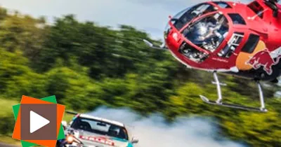 drift-d-une-toyota-gt-vs-helicoptere-de-voltige
