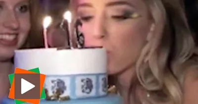 les-cils-d-une-fille-prennent-feu-a-son-anniversaire